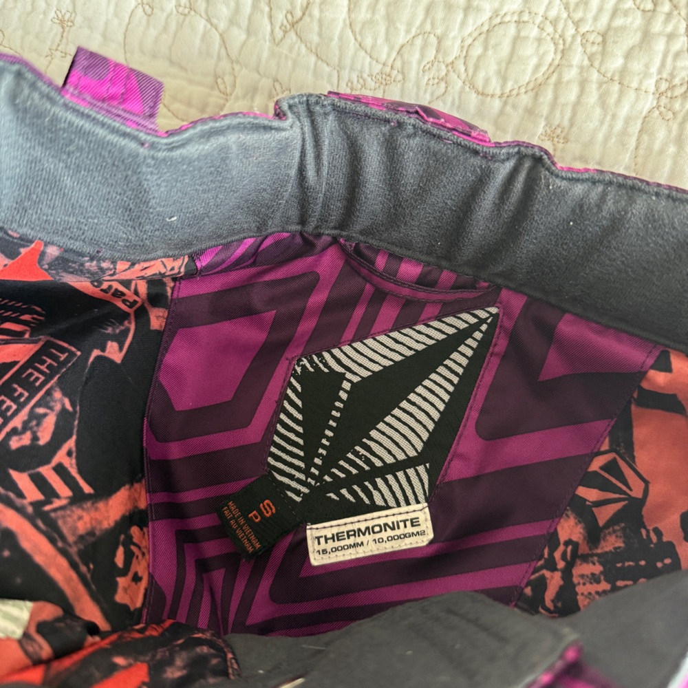 Volcom Geometric Snow Pants - Picture 3 of 6